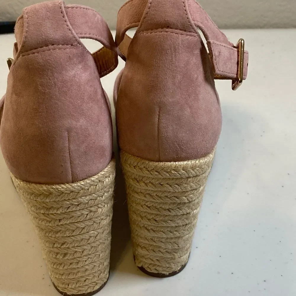 NIB Lisa Vicky Gemi V Dusty Pink Kid Suede 4” Wedge Espadrille Heel Sandal 8.5